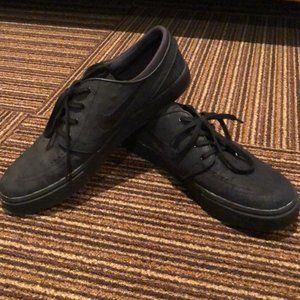 Men's Black Sneakers